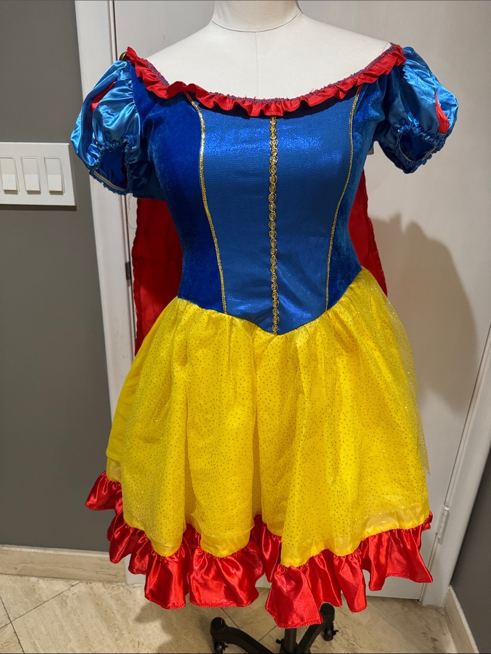 Classic Princess Snow White Kids Costume Dress in Blue, Yellow & Red